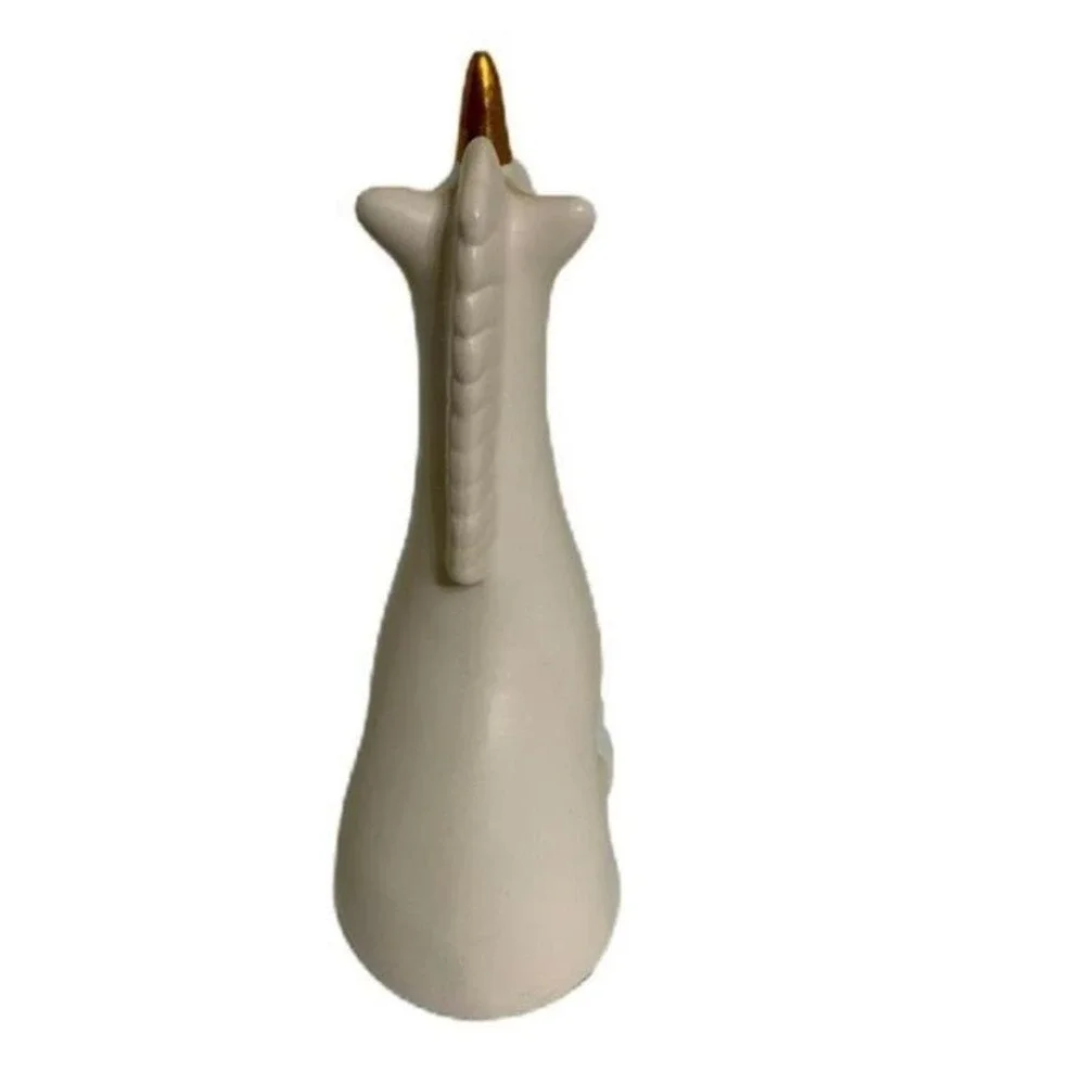 Ceramic Unicorn Home Decoration Figurine adorned with a Heart